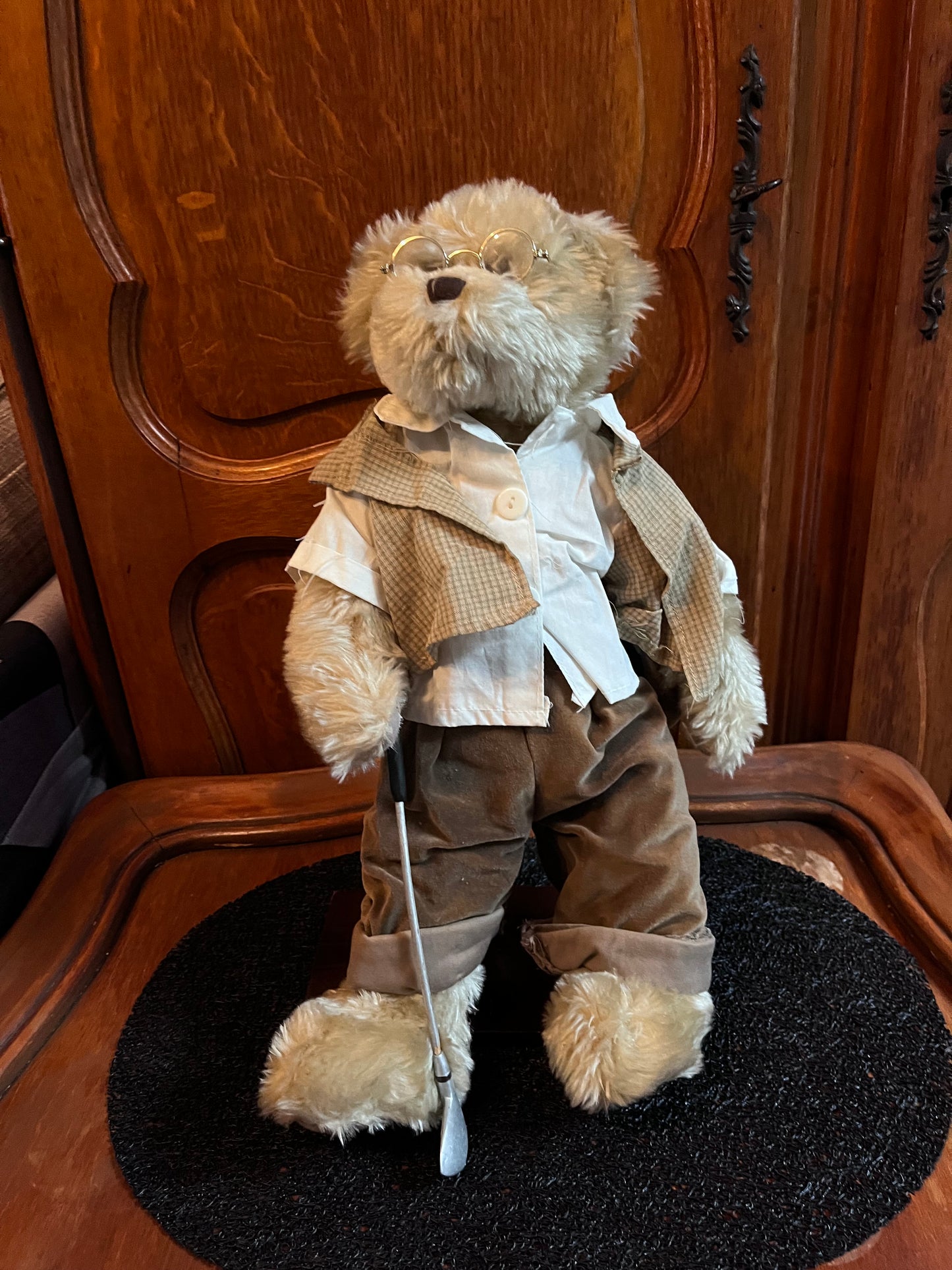 Peluches famille sportive (papy golfeur+couple tennis) de marque Oscar. Vendues à l unité au prix de 40 euros