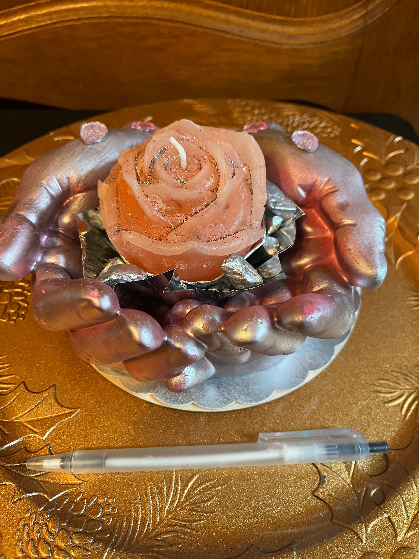 Bougie fleurs / paire de mains