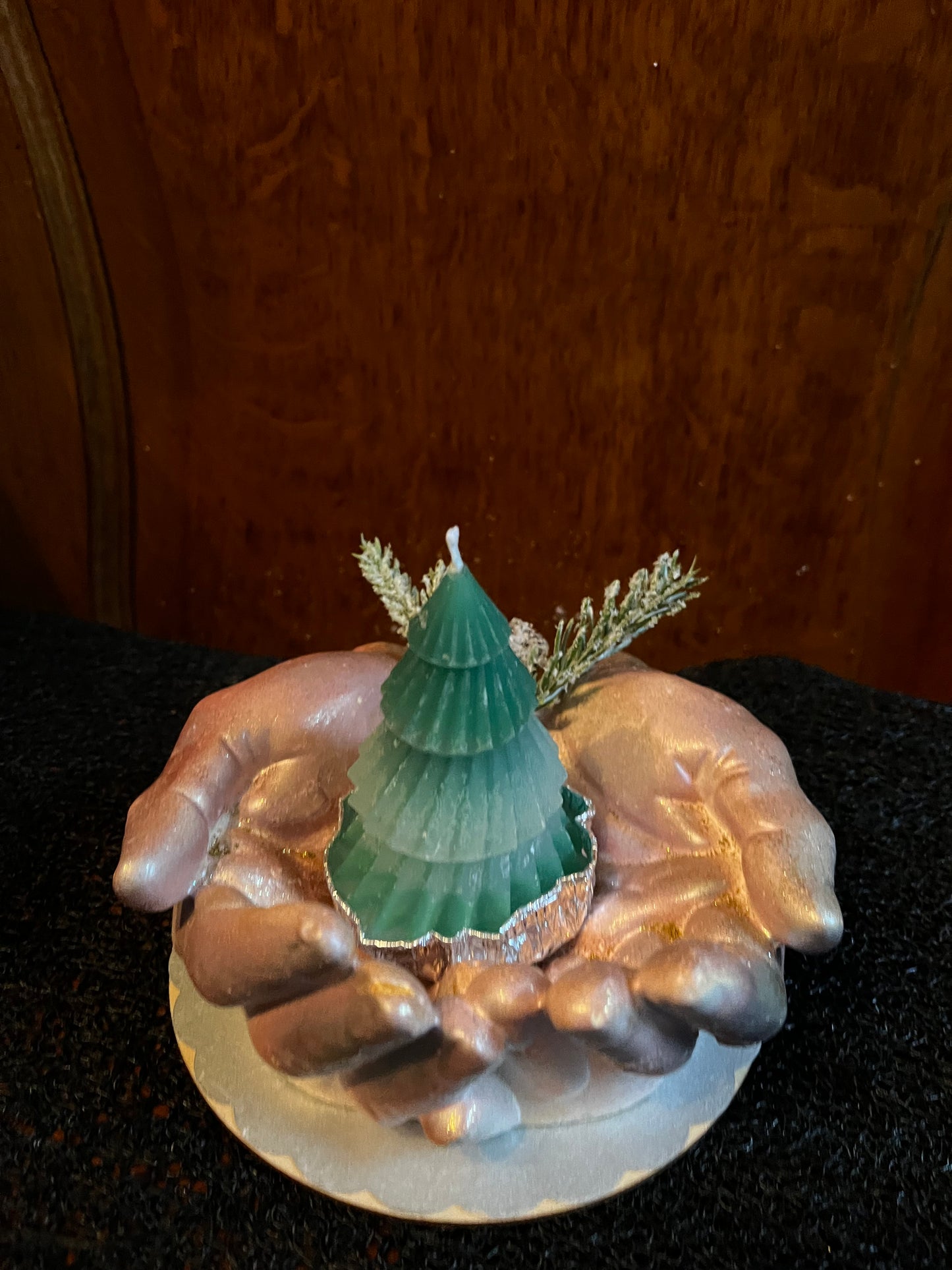 Bougie / paire de mains jointes en plâtre