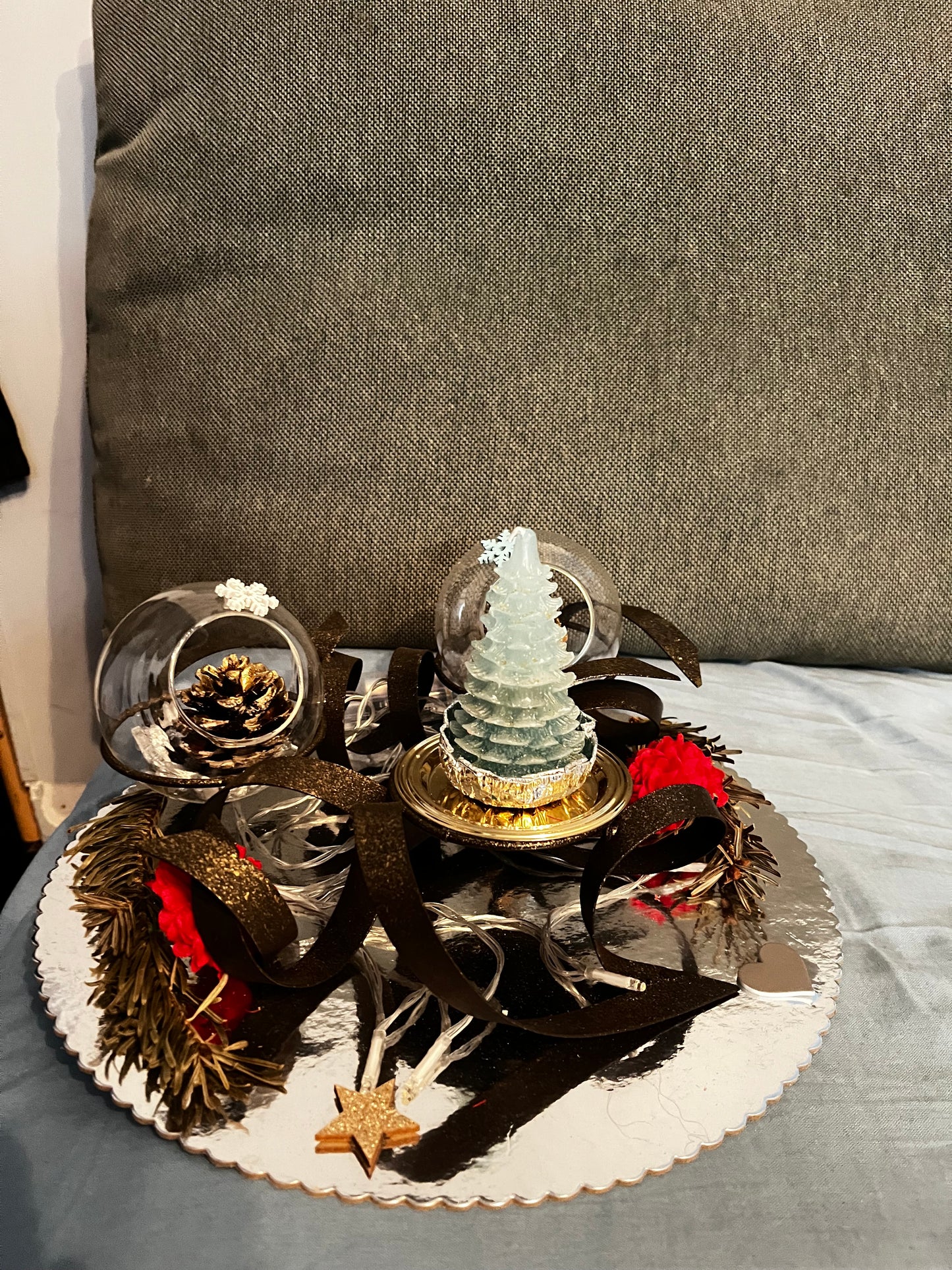 Centre de table avec une belle bougie fleurs et décos