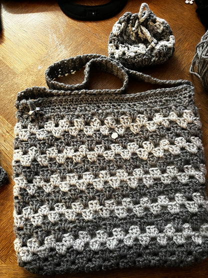 Sac gris foncé et gris clair