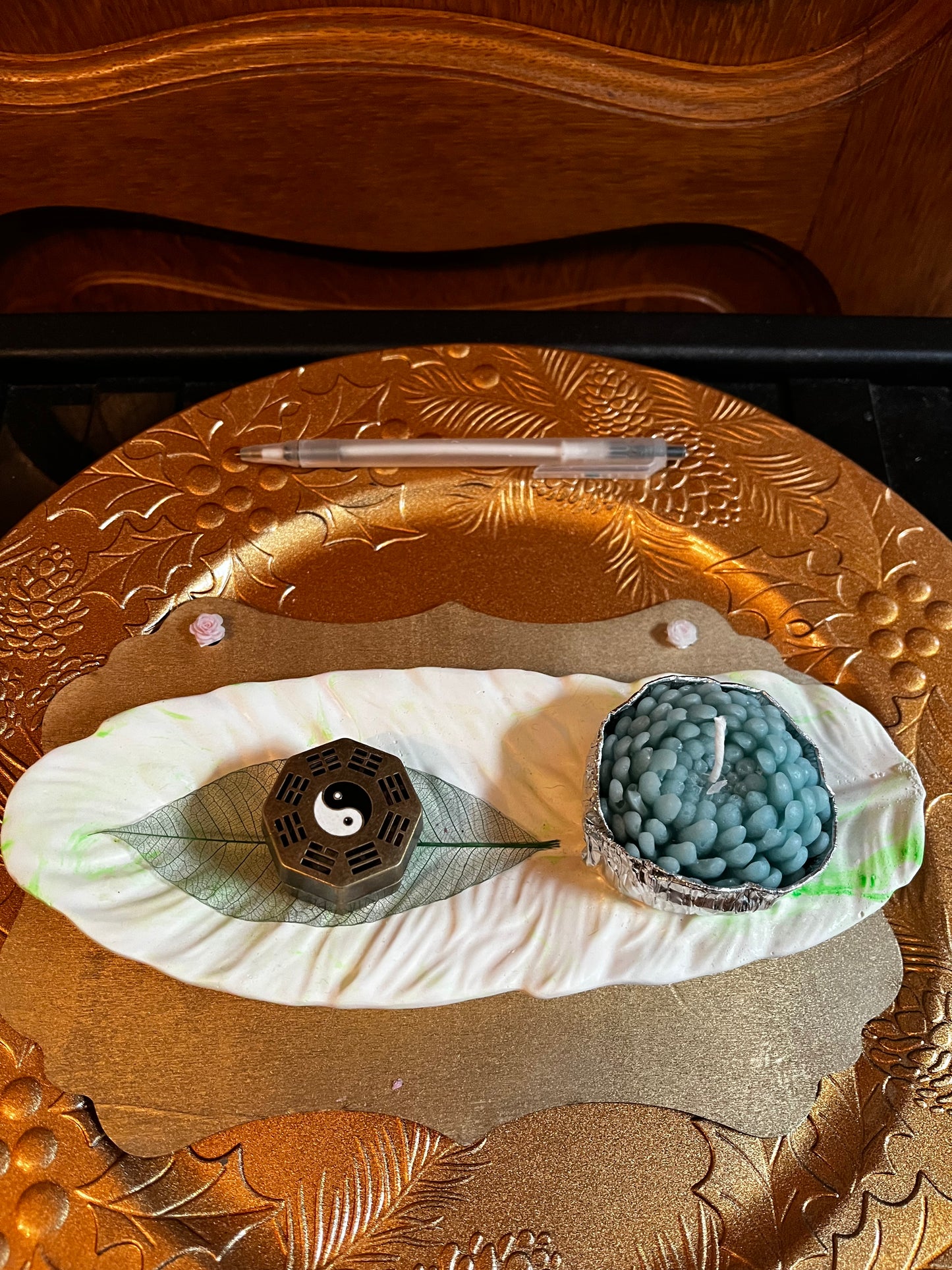 Bougie fleurs /feuille en plâtre