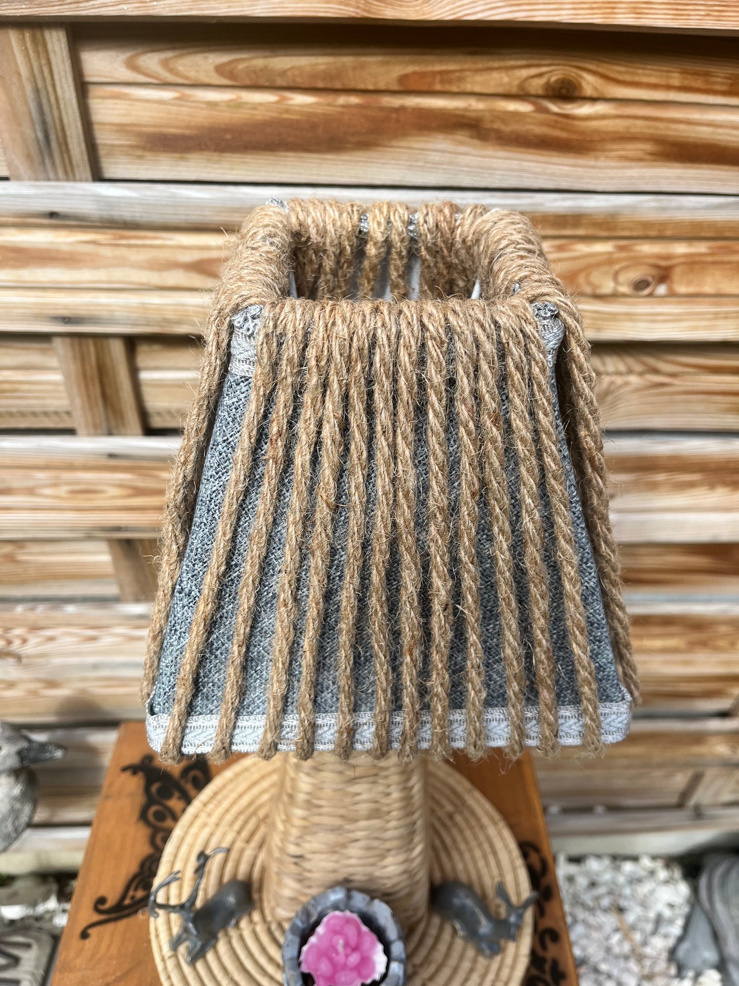 Lampe décors cerfs avec mise à prix à 79,00 euros