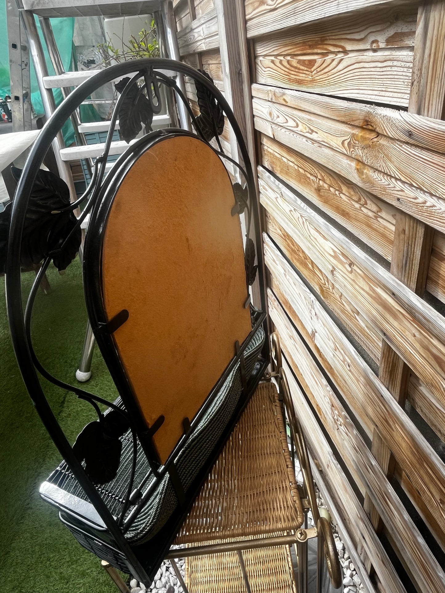 Miroir feuilles et tiroir avec mise à prix à 89,00 euros