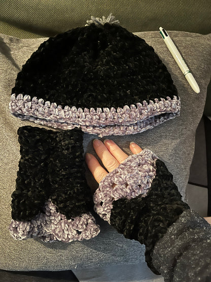 Bonnet et mitaines noires et grises