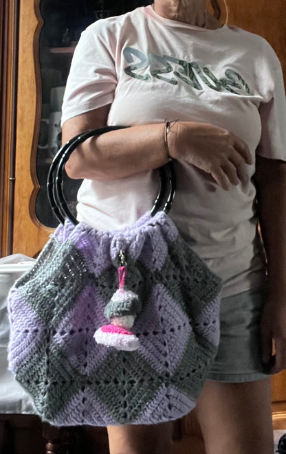 Sac gris/lilas, façon panier souple