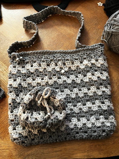 Sac gris foncé et gris clair