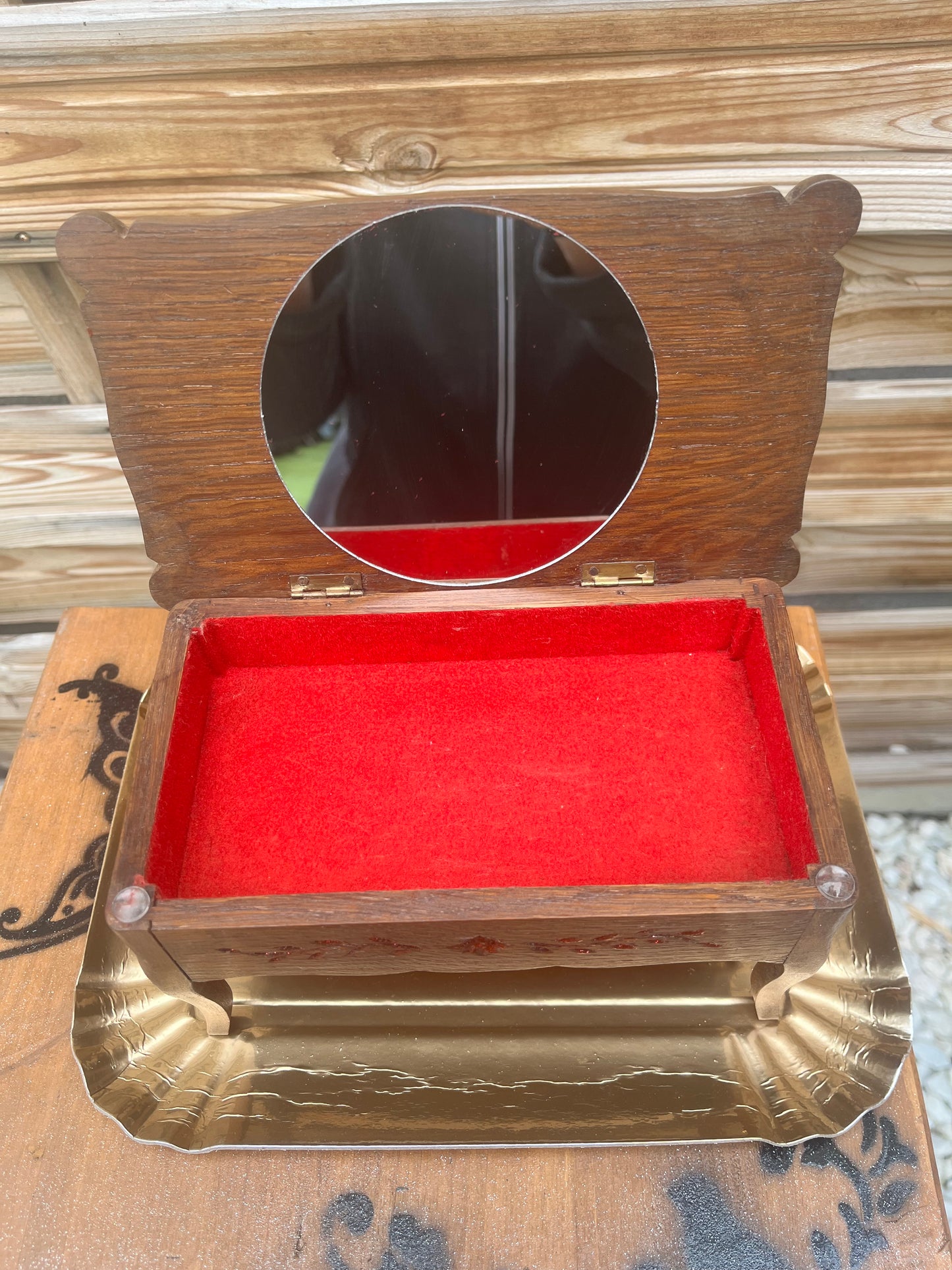 Coffre à bijoux en forme de table