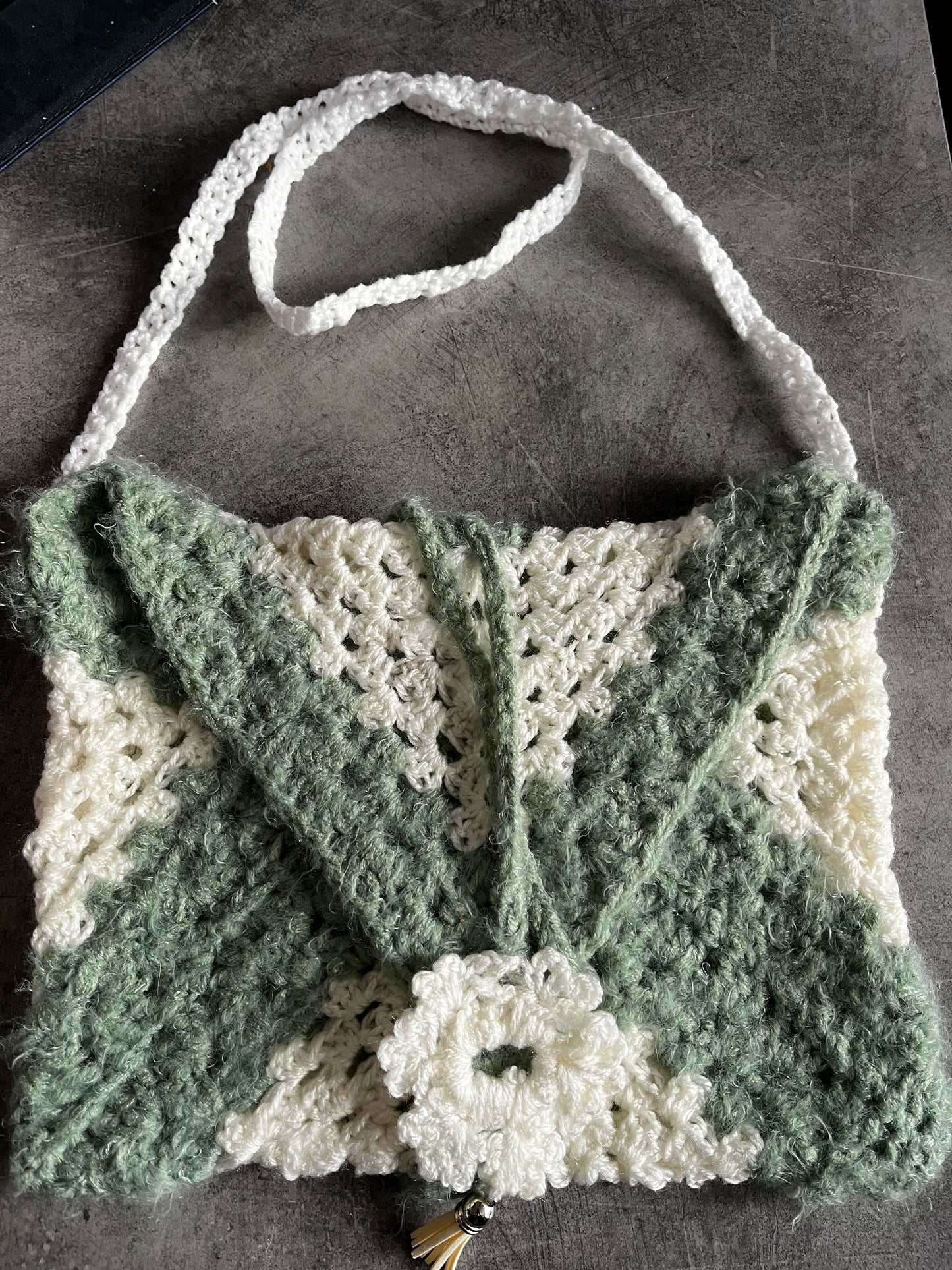 Sac, protège livre, cahier, tablette.. blanc et vert