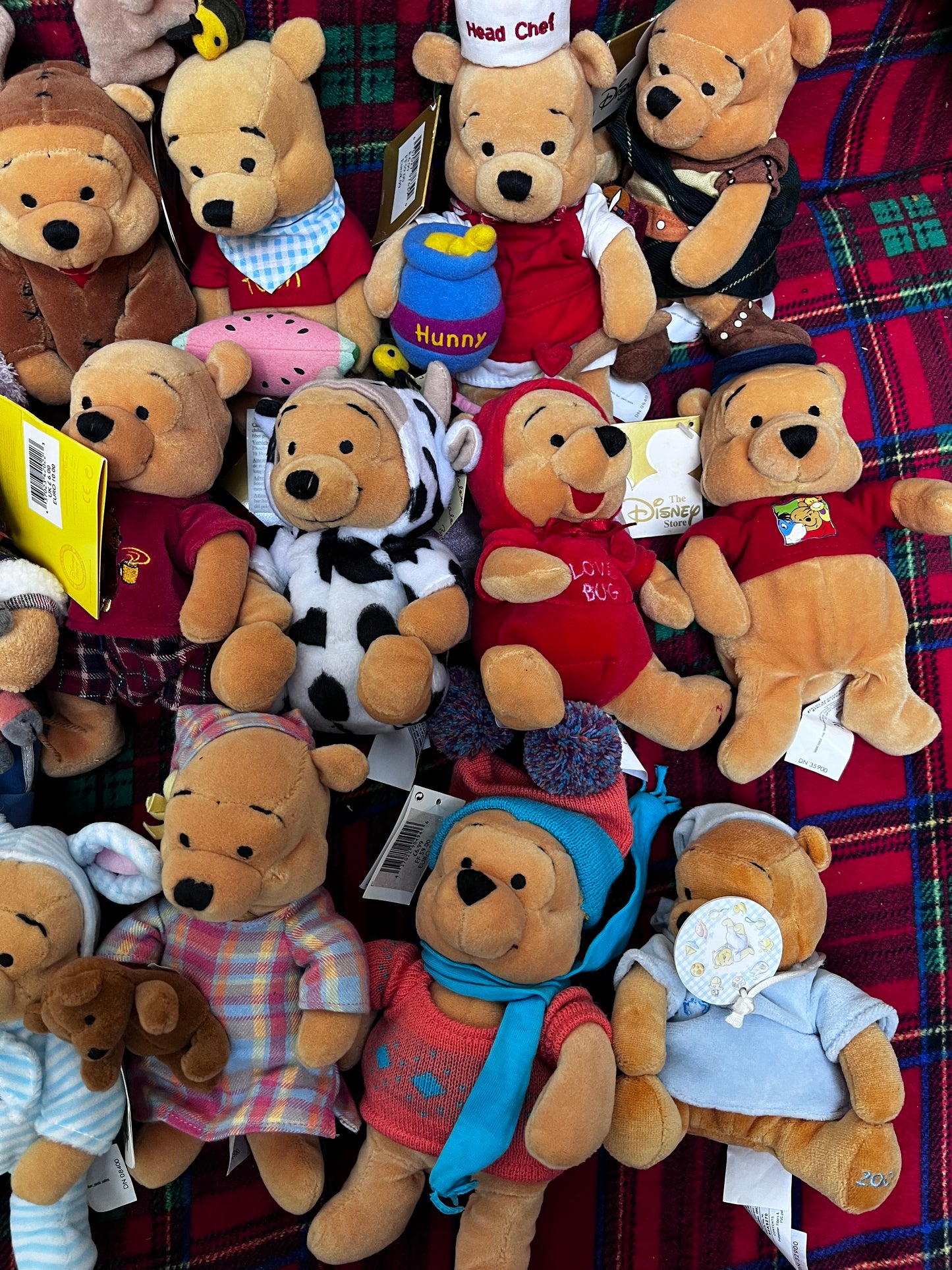 Peluches Winnie avec étiquettes vendues à l unité