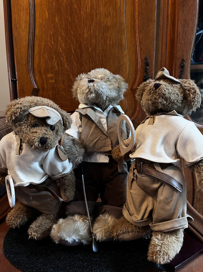 Peluches famille sportive (papy golfeur+couple tennis) de marque Oscar. Vendues à l unité au prix de 40 euros