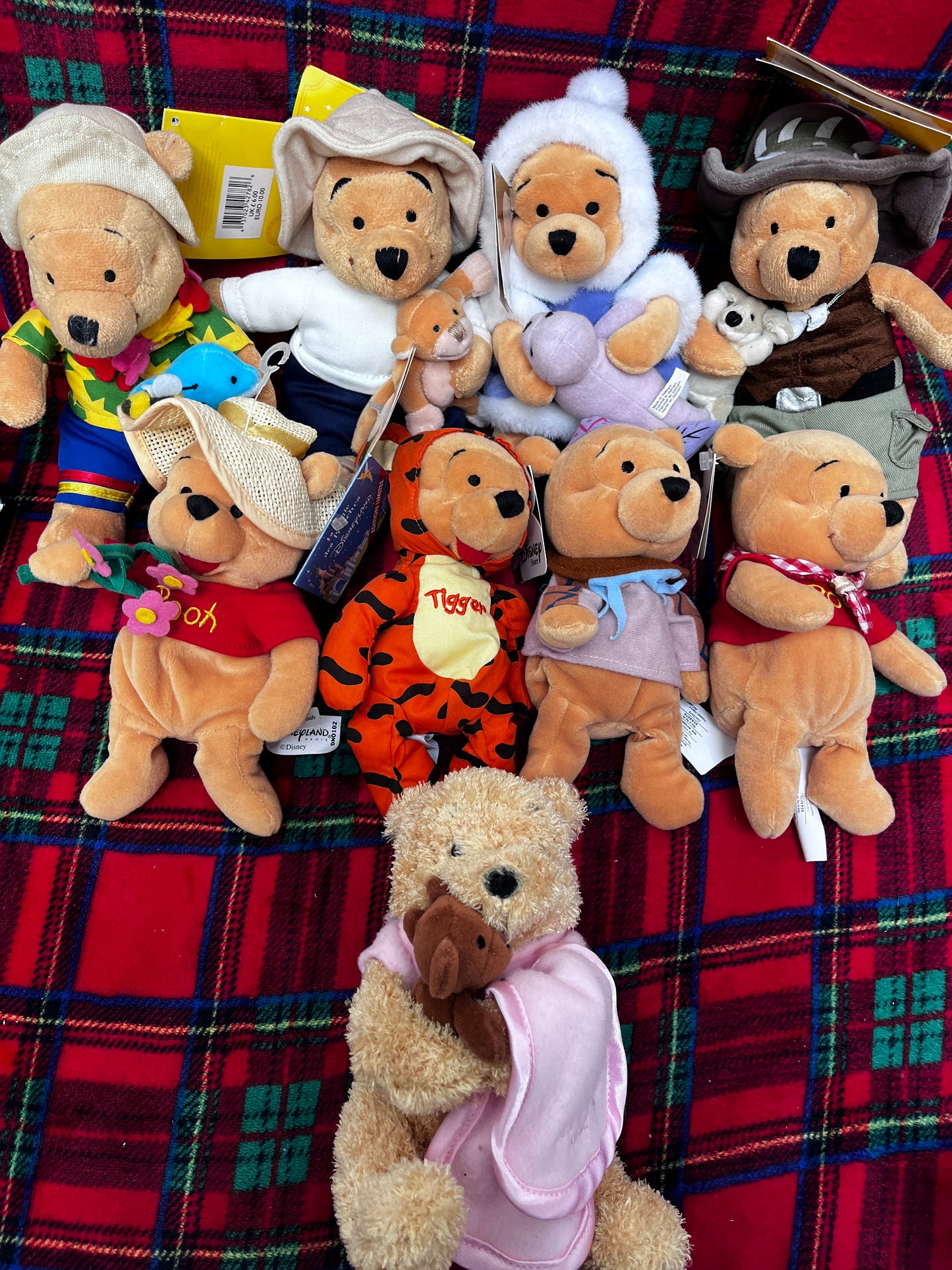 Peluches Winnie avec étiquettes, vendues à l unité