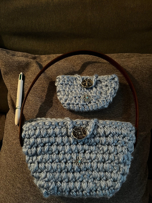 Sac bleu clair +porte monnaie assorti