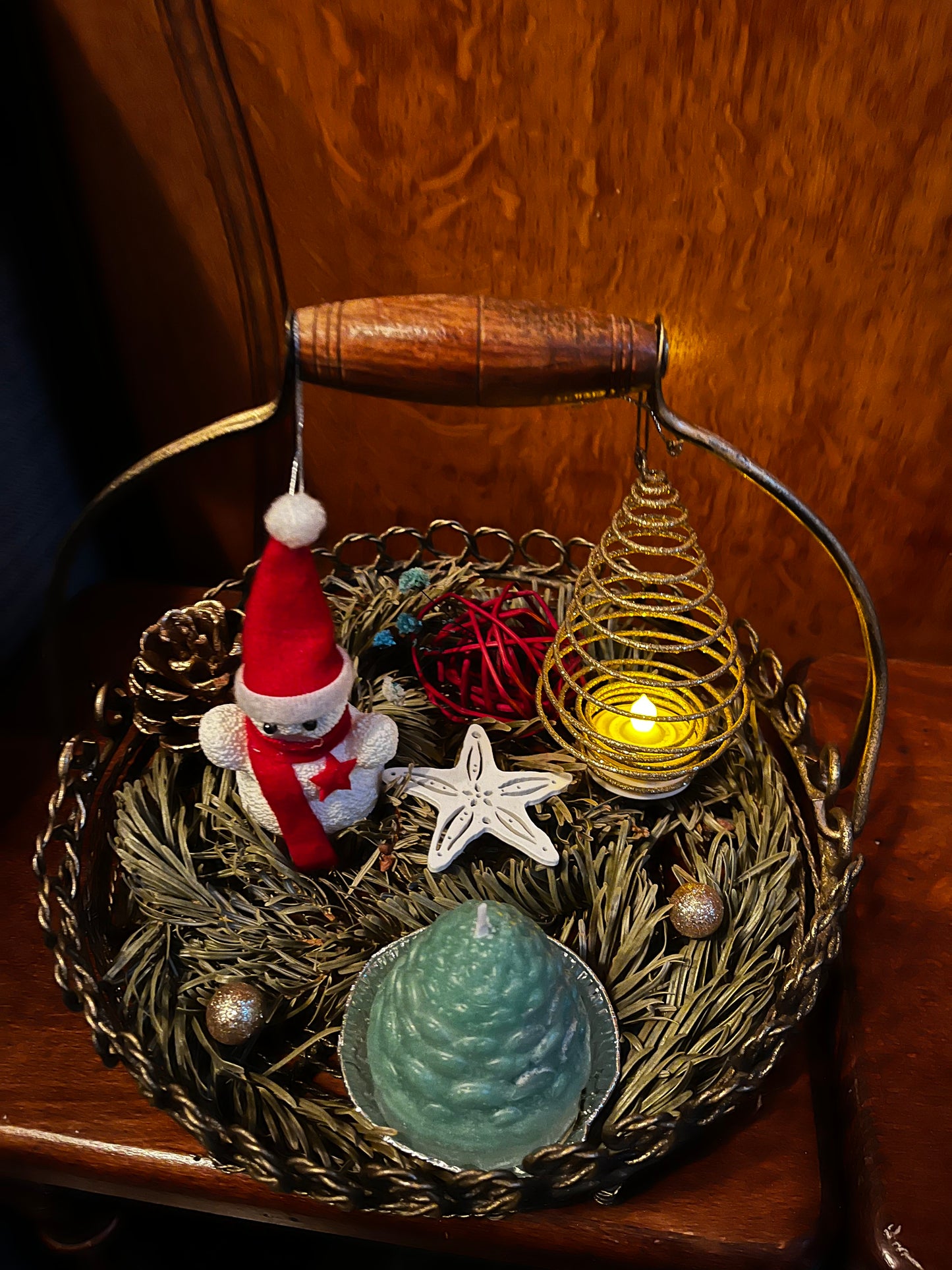 Centre de table dans un panier