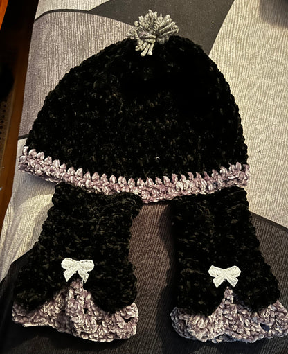Bonnet et mitaines noires et grises