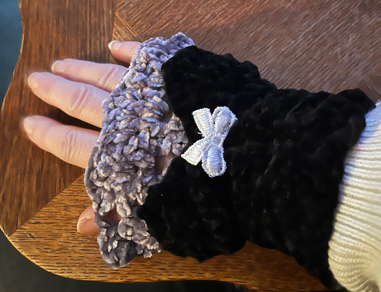 Bonnet et mitaines noires et grises