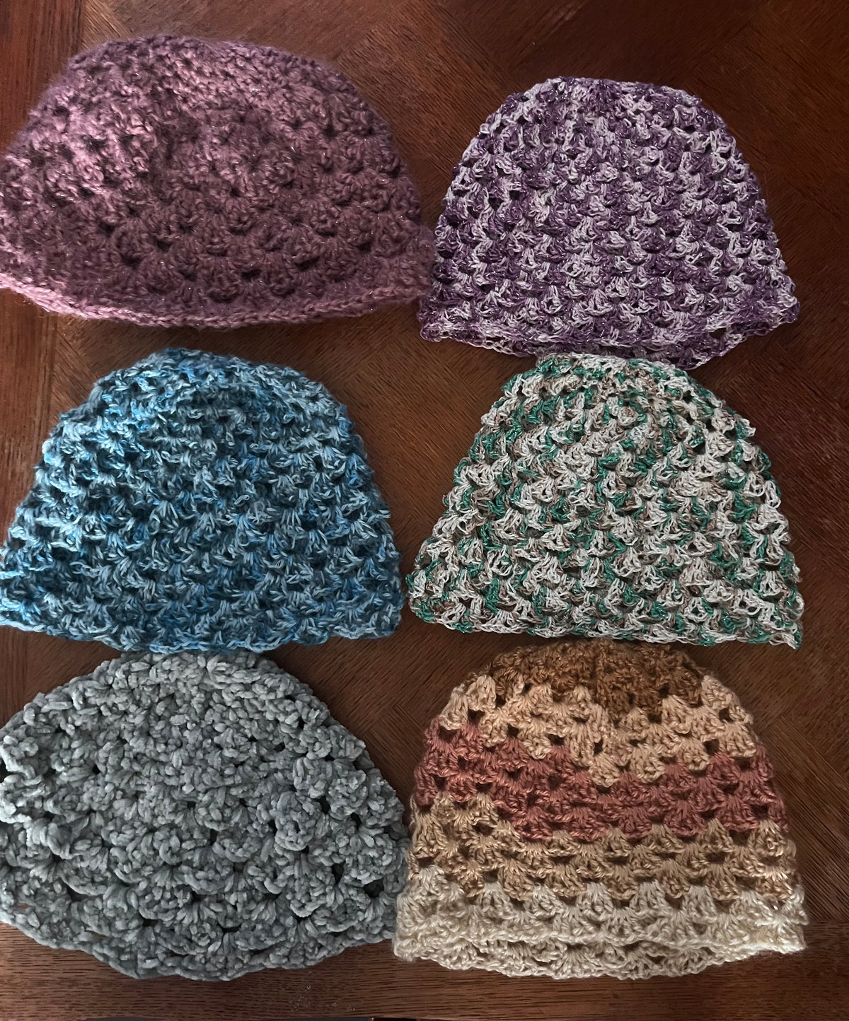 Bonnets en maille dentelle