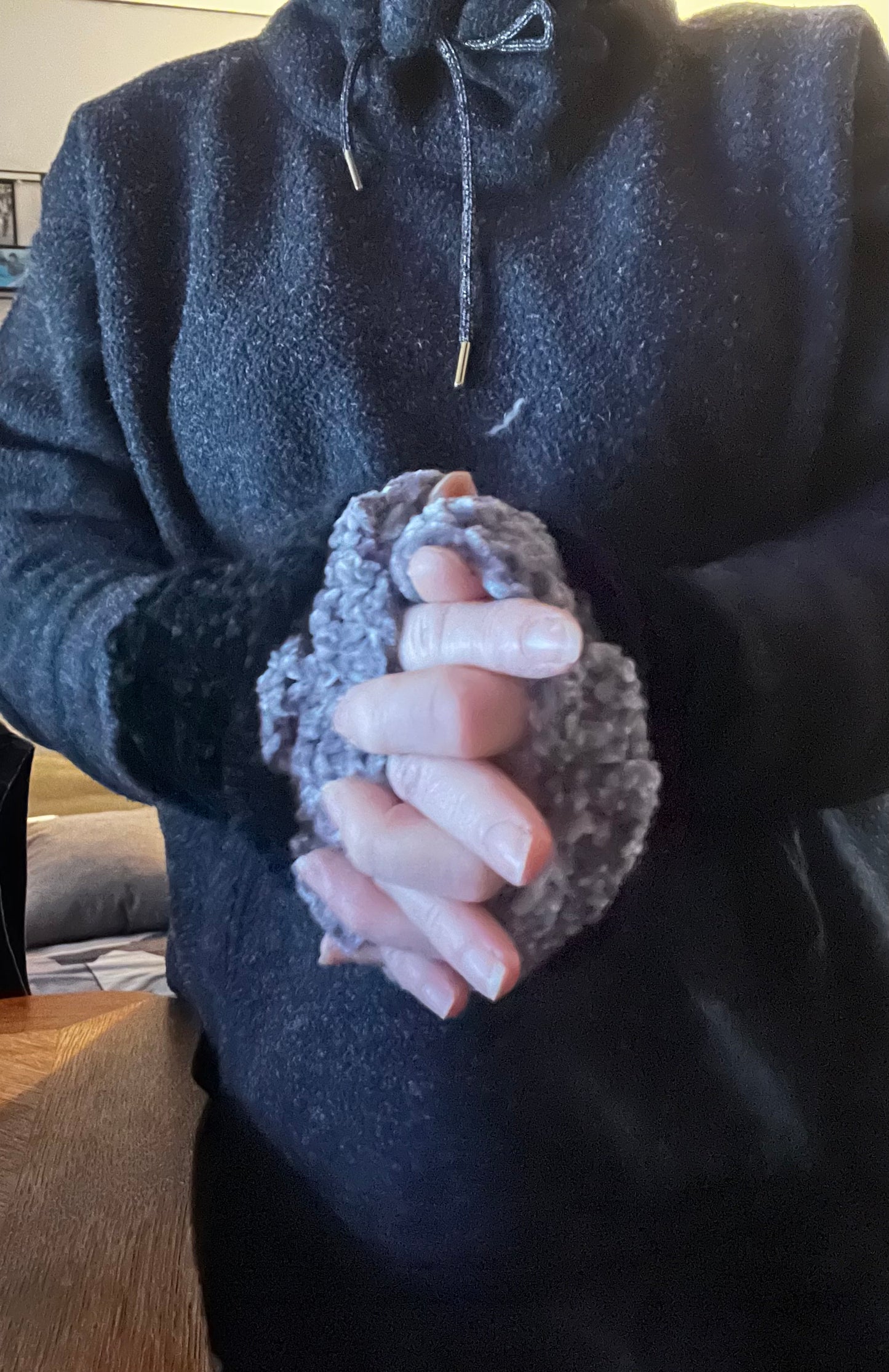 Bonnet et mitaines noires et grises