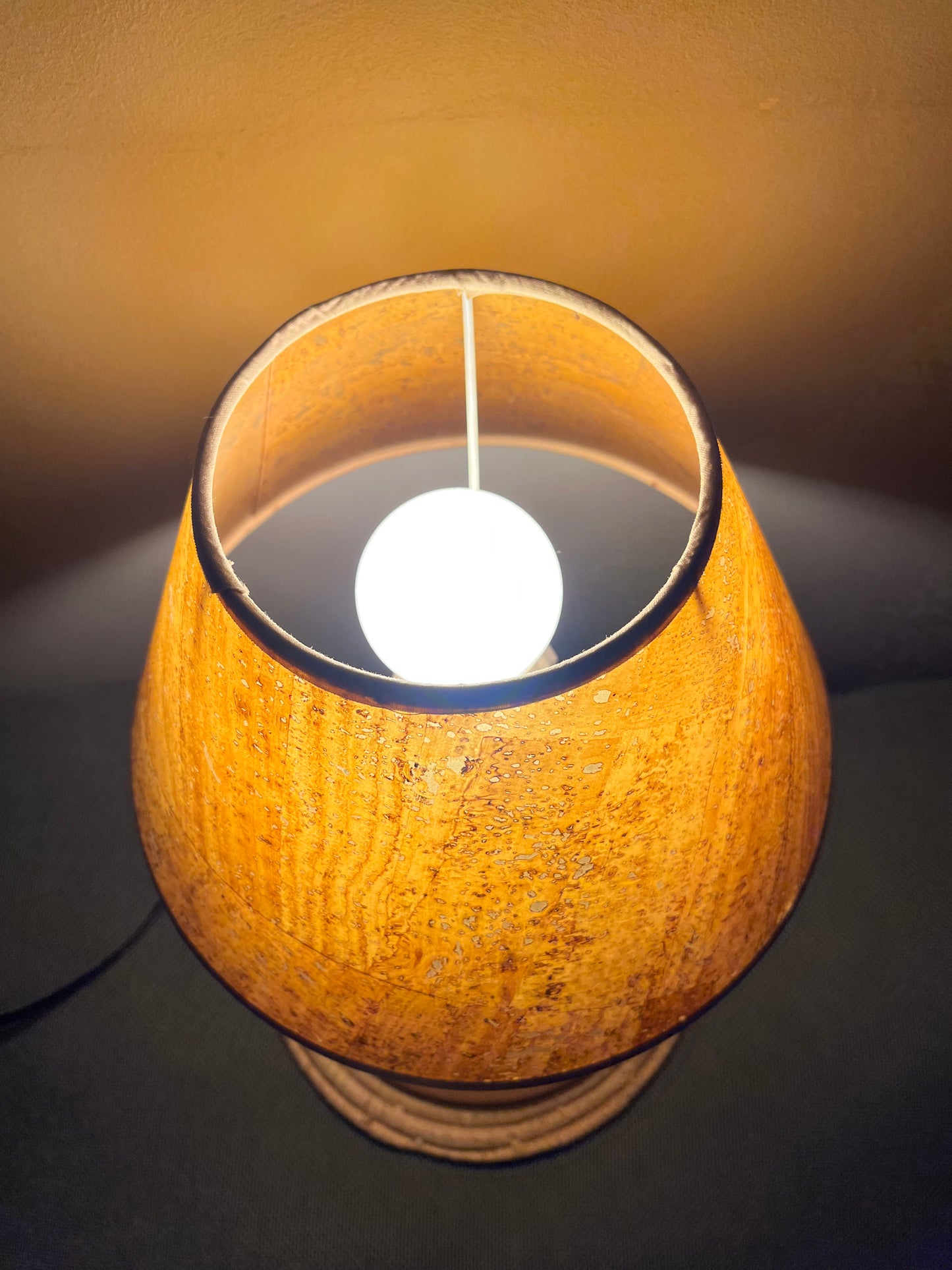 Lampe tout en corde et liège avec mise à prix à 89,00 euros