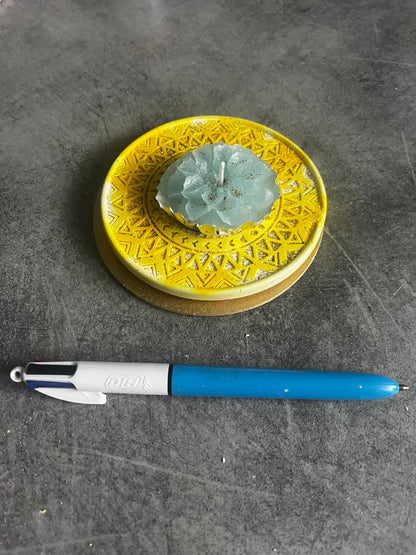 Plateau rond avec bougie