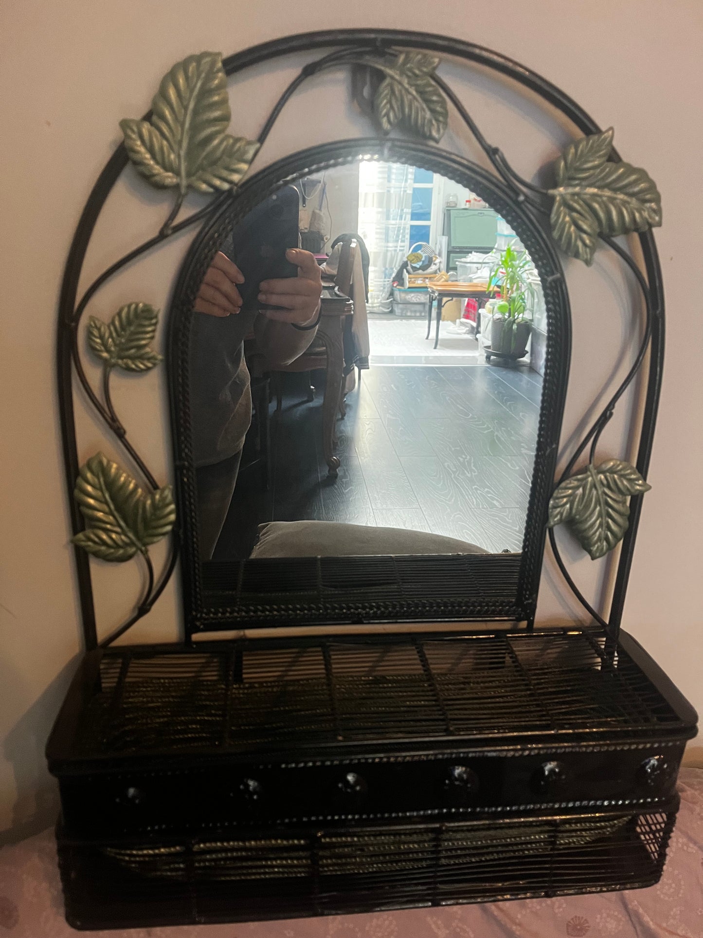 Miroir feuilles et tiroir avec mise à prix à 89,00 euros