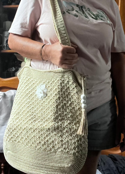 Sac beige avec déco fleurs