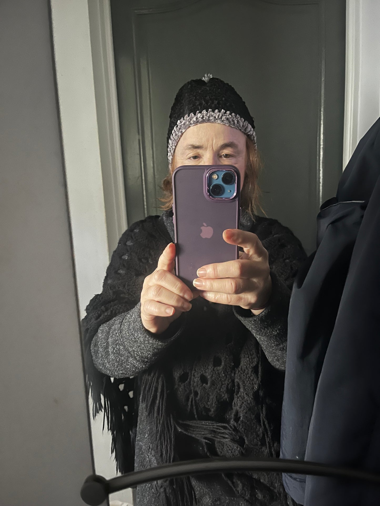 Bonnet et mitaines noires et grises