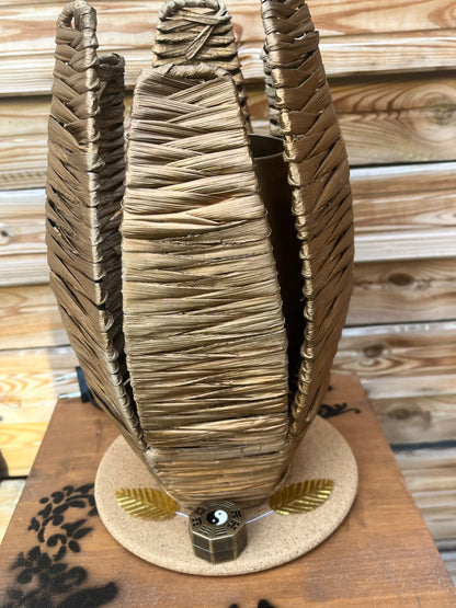 Lampe en raphia naturel